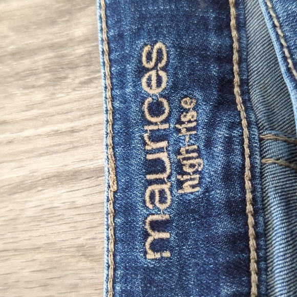 Maurices High Rise Skinny Jeans with Rhinestone Flowers - Size L - Picture 6 of 8